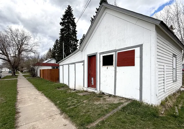 Photo 5 of Single family home for sale at 455 1st Avenue, Kalispell, MT 59901 | MLS# 30070183 | Listing updated on 2026-08-24