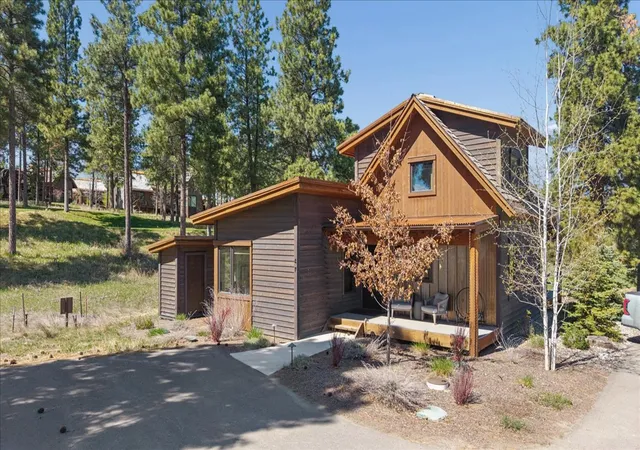 Photo 3 of Single family home for sale at 47 Cottage Lake Ln, Eureka, MT 59917 | MLS# 30069106 | Listing updated on 2026-08-08
