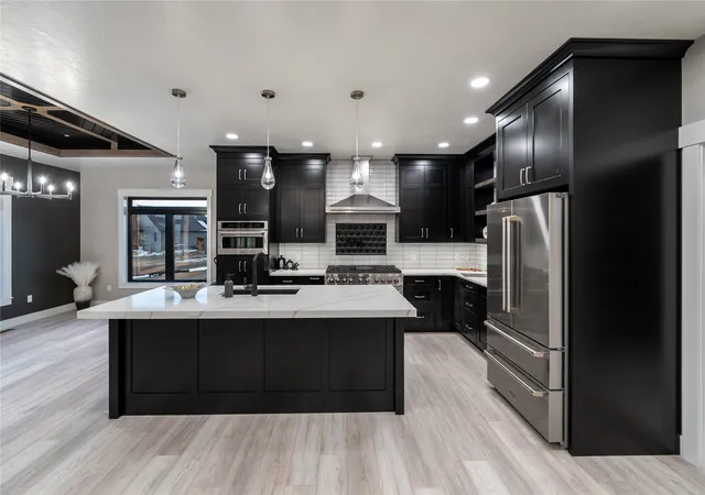 Photo 3 of Mansion for sale at 10 Rock Quarry Ln, Great Falls, MT 59405 | MLS# 30070228 | Listing updated on 2026-08-15