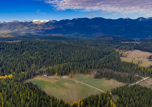 Photo 3 of House for sale at 340 Tamarack Crk Rd, Whitefish, MT 59937 | MLS# 30070575 | Listing updated on 2026-08-07