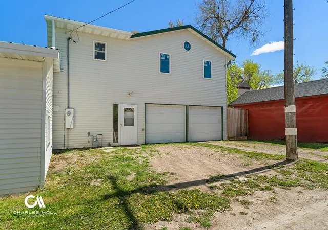 Photo 2 of Single family home for sale at 812 N Ewing St, Helena, MT 59601 | MLS# 30071002 | Listing updated on 2026-08-27