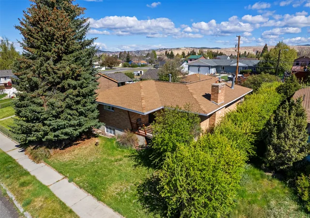 Photo 2 of Single family home for sale at 3033 Bayard St, Butte, MT 59701 | MLS# 30072015 | Listing updated on 2026-08-08