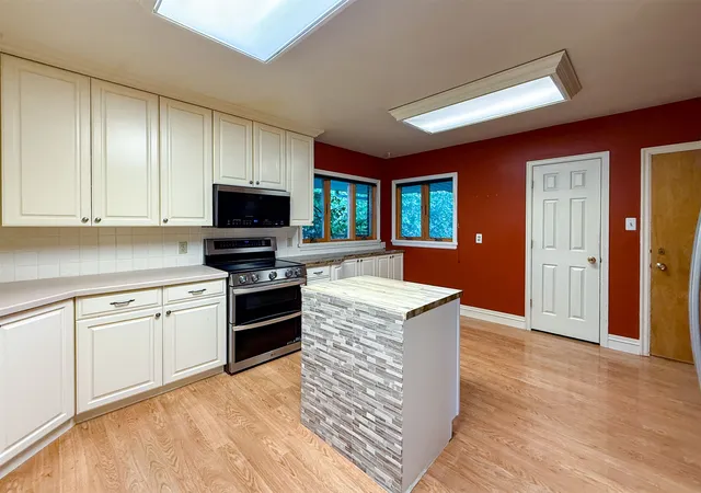 Photo 2 of Single family home for sale at 3200 3rd Avenue S, Great Falls, MT 59405 | MLS# 30072233 | Listing updated on 2026-08-24