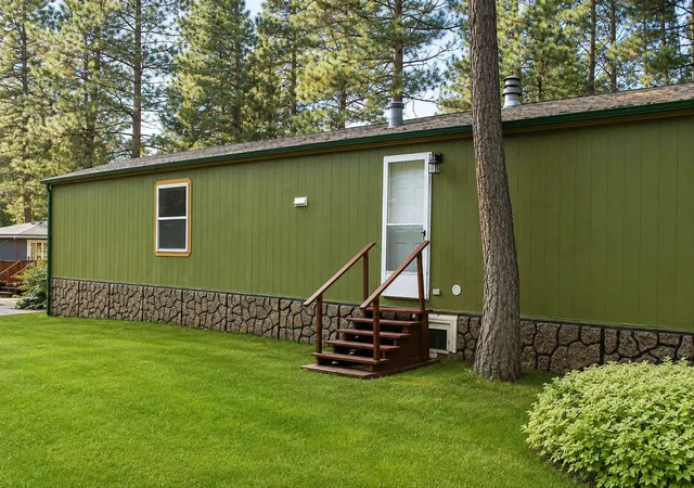 Photo 4 of Single family home for sale at 1449 Jupiter Ln, Missoula, MT 59802 | MLS# 30072398 | Listing updated on 2026-09-29