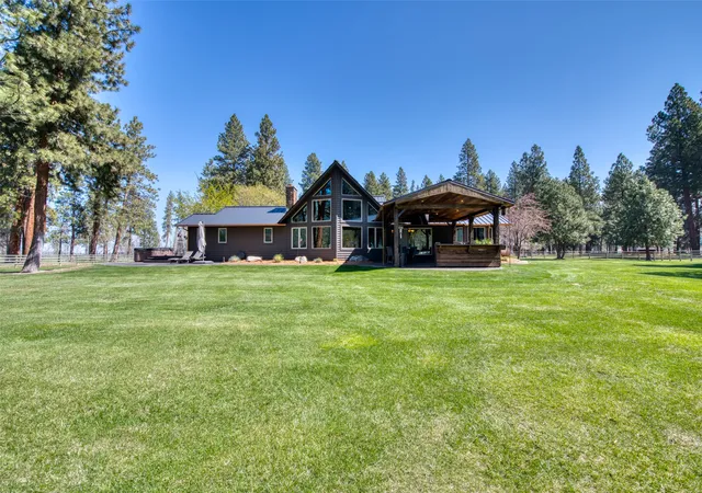 Photo 1 of Single family home for sale at 229 Camas Crk Loop, Hamilton, MT 59840 | MLS# 30071142 | Listing updated on 2026-08-19