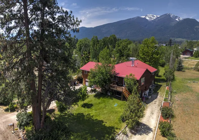 Photo 2 of Mansion for sale at 3979 Stevensville River Rd, Stevensville, MT 59870 | MLS# 30071922 | Listing updated on 2026-08-16