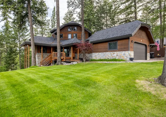Photo 3 of Single family home for sale at 15 Marina Crst Ln, Whitefish, MT 59937 | MLS# 30072076 | Listing updated on 2026-08-17