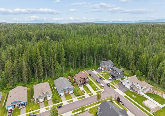 Photo 5 of Townhouse for sale at 125 Great Northern Dr, Whitefish, MT 59937 | MLS# 30072618 | Listing updated on 2026-08-25