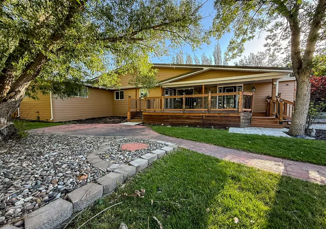 Photo 5 of Single family home for sale at 18 Park Garden Est, Great Falls, MT 59404 | MLS# 30073328 | Listing updated on 2026-08-25