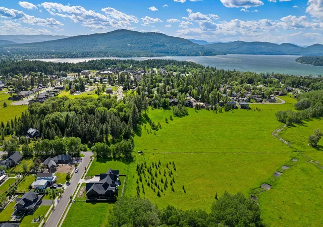 Photo 2 of Mansion for sale at 983 Preserve Pkwy, Whitefish, MT 59937 | MLS# 30073027 | Listing updated on 2026-08-13