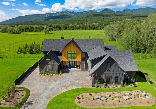 Photo 3 of Mansion for sale at 983 Preserve Pkwy, Whitefish, MT 59937 | MLS# 30073027 | Listing updated on 2026-08-13