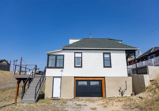 Photo 4 of Single family home for sale at 527 Edison St, Butte, MT 59701 | MLS# 30073477 | Listing updated on 2026-08-27