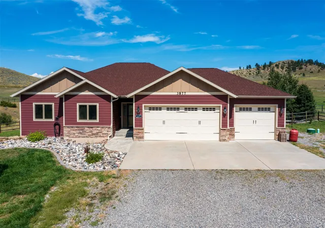 Photo 2 of Single family home for sale at 3877 High Trl Rd, Billings, MT 59101 | MLS# 30073514 | Listing updated on 2026-08-17