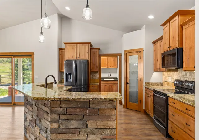 Photo 5 of Single family home for sale at 3877 High Trl Rd, Billings, MT 59101 | MLS# 30073514 | Listing updated on 2026-08-17