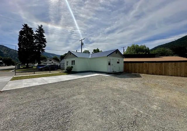 Photo 2 of Single family home for sale at 303 4th Avenue E, Superior, MT 59872 | MLS# 30073527 | Listing updated on 2026-08-19