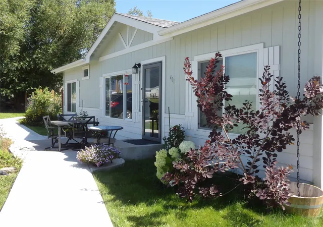 Photo 2 of Manufactured home for sale at 401 Griffith Ln, Saint Ignatius, MT 59865 | MLS# 30073995 | Listing updated on 2026-08-08