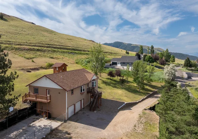 Photo 2 of Single family home for sale at 8200 Springtime Rd, Missoula, MT 59803 | MLS# 30073985 | Listing updated on 2026-08-23