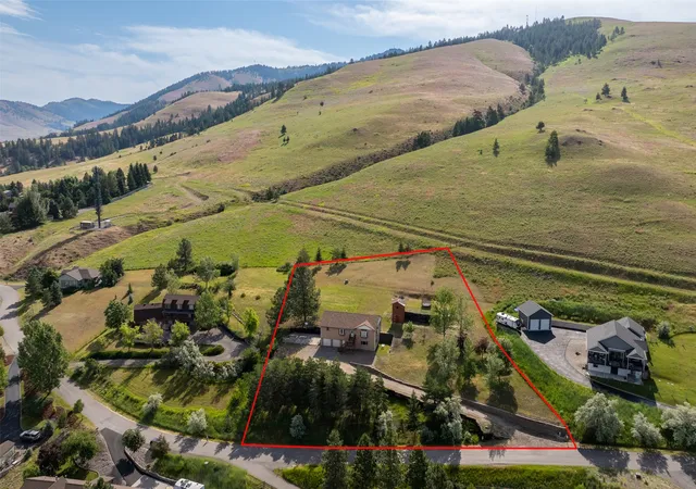 Photo 4 of Single family home for sale at 8200 Springtime Rd, Missoula, MT 59803 | MLS# 30073985 | Listing updated on 2026-08-23