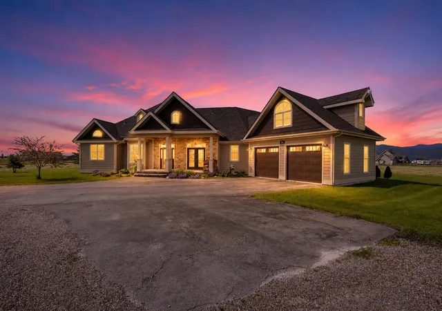 Photo 1 of Single family home for sale at 126 Starfire Ct, Kalispell, MT 59901 | MLS# 30073939 | Listing updated on 2026-08-17