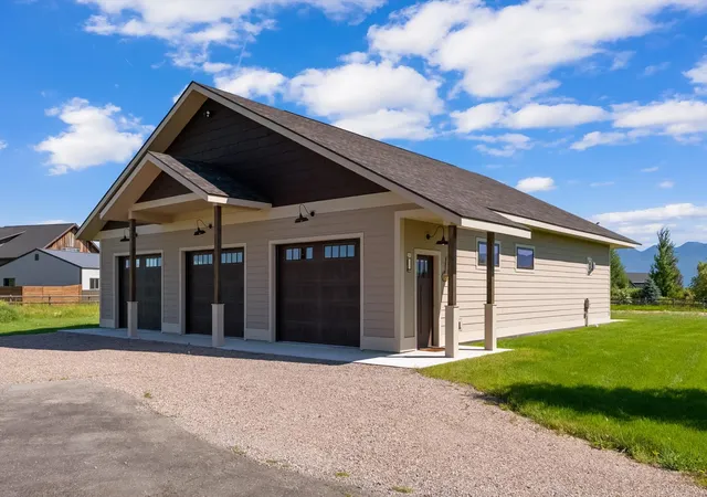 Photo 3 of Single family home for sale at 126 Starfire Ct, Kalispell, MT 59901 | MLS# 30073939 | Listing updated on 2026-08-17