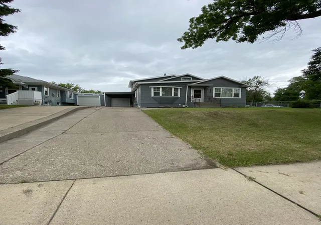 Photo 3 of Single family home for sale at 2904 2nd Avenue N, Great Falls, MT 59401 | MLS# 30074178 | Listing updated on 2026-08-18