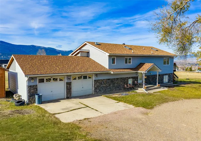 Photo 4 of Single family home for sale at 7075 Stonehaven Ave, Missoula, MT 59803 | MLS# 30074255 | Listing updated on 2026-08-17