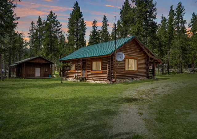 Photo 2 of Single family home for sale at 392 Leisure Ln, Sula, MT 59871 | MLS# 30074194 | Listing updated on 2026-08-24