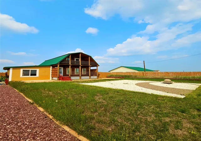 Photo 1 of Single family home for sale at 324 Oak St, Sweet Grass, MT 59484 | MLS# 30074402 | Listing updated on 2026-08-18