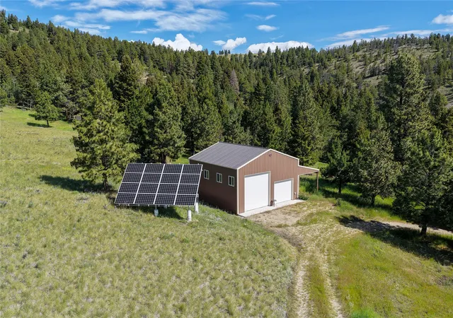 Photo 2 of Single family home for sale at 4855 Iron Ridge Loop, Helena, MT 59602 | MLS# 30074395 | Listing updated on 2026-08-12