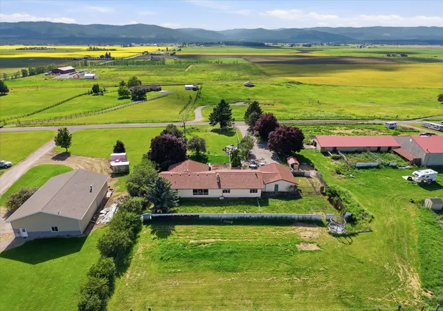 Photo 1 of Single family home for sale at 605 Farm View Ln, Kalispell, MT 59901 | MLS# 30074003 | Listing updated on 2026-08-21
