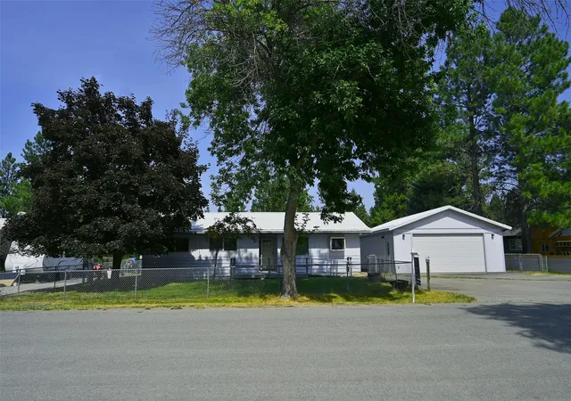 Photo 3 of Single family home for sale at 302 Gateway St, Rexford, MT 59930 | MLS# 30074511 | Listing updated on 2026-08-26