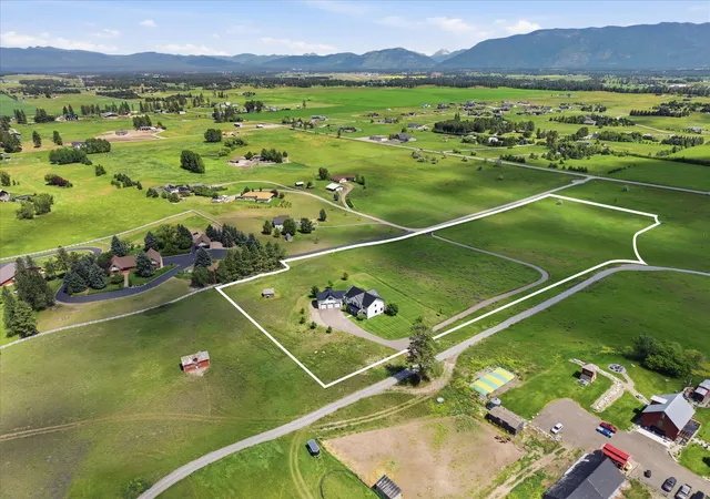 Photo 3 of Mansion for sale at 589 Jackson View Trl, Kalispell, MT 59901 | MLS# 30074439 | Listing updated on 2026-08-22