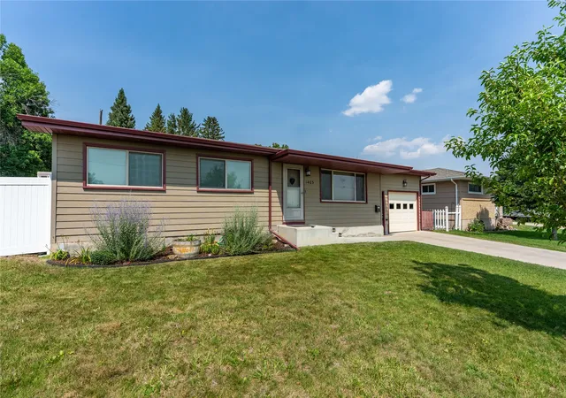 Photo 1 of Single family home for sale at 1403 10th Avenue Nw, Great Falls, MT 59404 | MLS# 30074850 | Listing updated on 2026-08-19