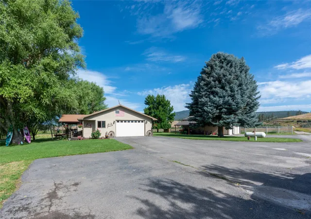 Photo 4 of Single family home for sale at 175 Lower Lynch Crk Rd, Plains, MT 59859 | MLS# 30074812 | Listing updated on 2026-08-25