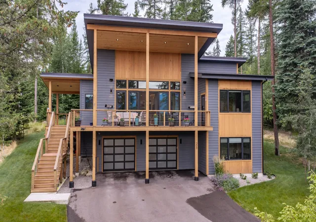 Photo 2 of Single family home for sale at 300 Haugen Hts, Whitefish, MT 59937 | MLS# 30075123 | Listing updated on 2026-08-26