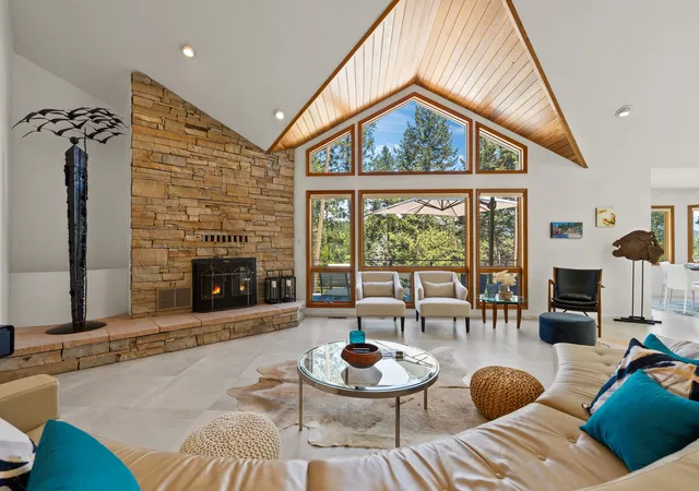 Photo 4 of Single family home for sale at 109 Eagle Bnd Dr, Bigfork, MT 59911 | MLS# 30075171 | Listing updated on 2026-08-07