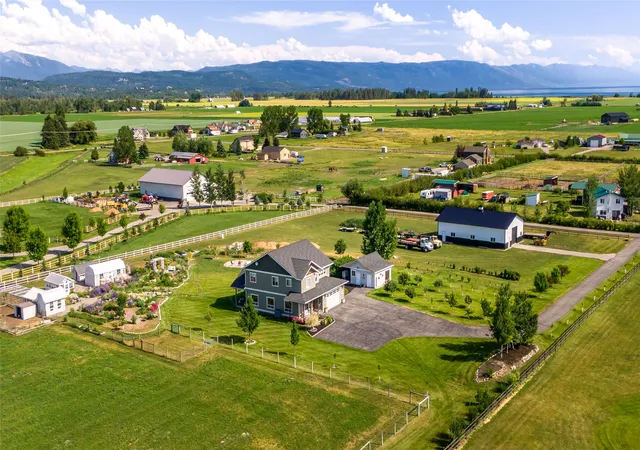 Photo 1 of Single family home for sale at 1185 Majestic View Ln, Kalispell, MT 59901 | MLS# 30074731 | Listing updated on 2026-08-19