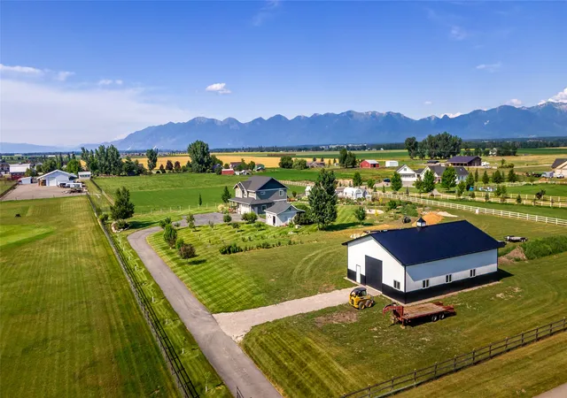 Photo 2 of Single family home for sale at 1185 Majestic View Ln, Kalispell, MT 59901 | MLS# 30074731 | Listing updated on 2026-08-19