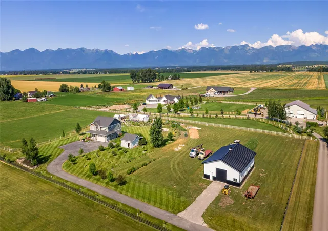 Photo 3 of Single family home for sale at 1185 Majestic View Ln, Kalispell, MT 59901 | MLS# 30074731 | Listing updated on 2026-08-19