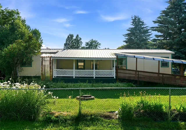 Photo 2 of Manufactured home for sale at 636 E Evergreen Dr, Kalispell, MT 59901 | MLS# 30075309 | Listing updated on 2026-08-24