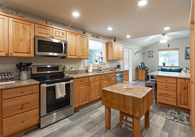 Photo 5 of Single family home for sale at 176 Mountain View Rd, Trout Creek, MT 59874 | MLS# 30075528 | Listing updated on 2026-08-24