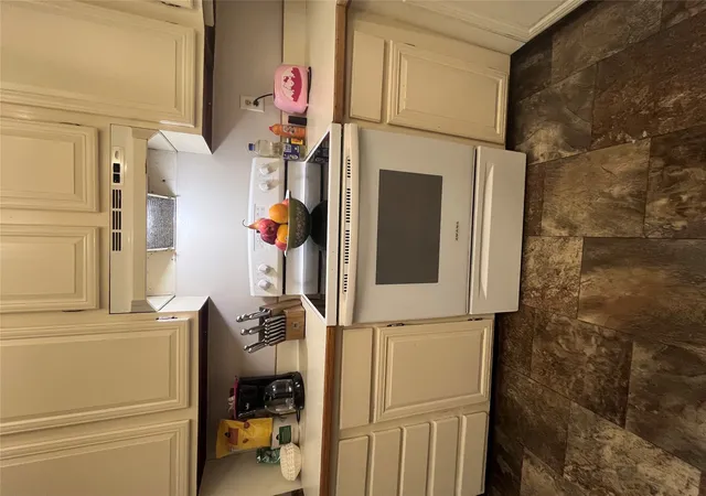 Photo 3 of Single family home for sale at 30 5th Avenue Se, Cut Bank, MT 59427 | MLS# 30075558 | Listing updated on 2026-08-20
