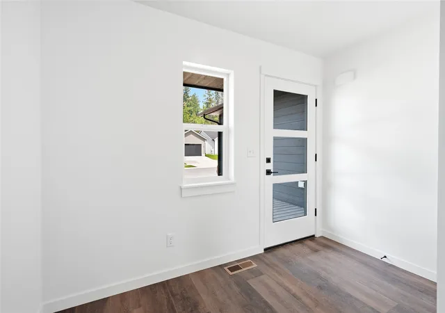 Photo 2 of Single family home for sale at 524 Eagle Valley Dr, Kalispell, MT 59901 | MLS# 30075511 | Listing updated on 2026-08-12