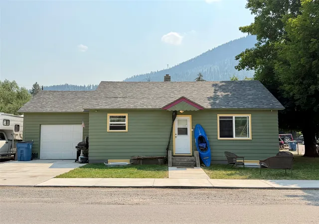 Photo 1 of Single family home for sale at 301 4th Avenue E, Superior, MT 59872 | MLS# 30075732 | Listing updated on 2026-08-19