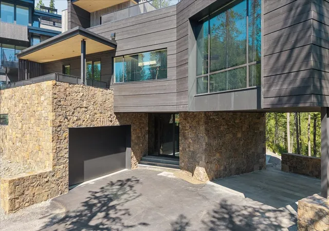 Photo 3 of Single family home for sale at 1059 Elk Camp Loop, Whitefish, MT 59937 | MLS# 30075974 | Listing updated on 2026-08-07