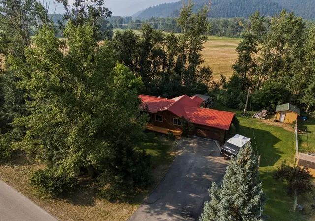Photo 4 of Single family home for sale at 19525 E Mullan Rd, Clinton, MT 59825 | MLS# 30076001 | Listing updated on 2026-08-25