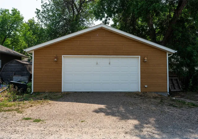 Photo 2 of Single family home for sale at 1809 9th Avenue S, Great Falls, MT 59405 | MLS# 30075368 | Listing updated on 2026-08-15