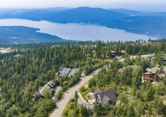 Photo 2 of Single family home for sale at 182 Ridge Run Dr, Whitefish, MT 59937 | MLS# 30076048 | Listing updated on 2026-08-25