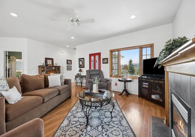 Photo 3 of Single family home for sale at 342 Overlook Dr, Eureka, MT 59917 | MLS# 30076250 | Listing updated on 2026-08-20