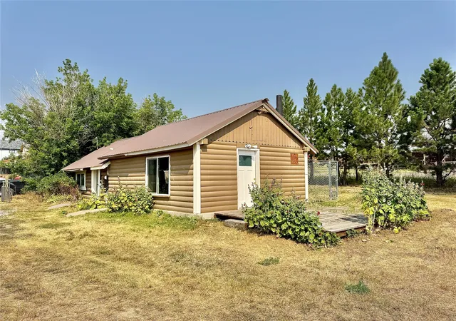 Photo 2 of Single family home for sale at 400 E Larime St, White Sulphur Springs, MT 59645 | MLS# 30076513 | Listing updated on 2026-08-10